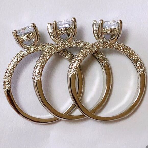 Gorgeous engagement/ special occasion ring - Picture 6 of 8